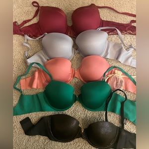 5 Victoria’s Secret bras 34D